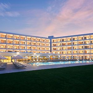 Maris Grand Resort